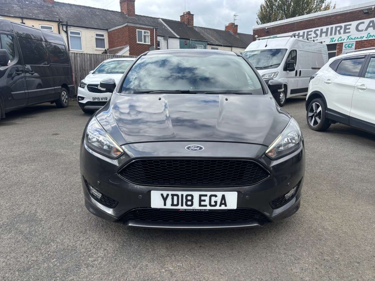 A 2018 FORD FOCUS 1.0T EcoBoost ST-Line Hatchback 5dr Petrol Manual Euro 6 (s/s) (140 ps) A 2018 FORD FOCUS 1.0T EcoBoost ST-Line Hatchback 5dr Petrol Manual Euro 6 (s/s) (140 ps)