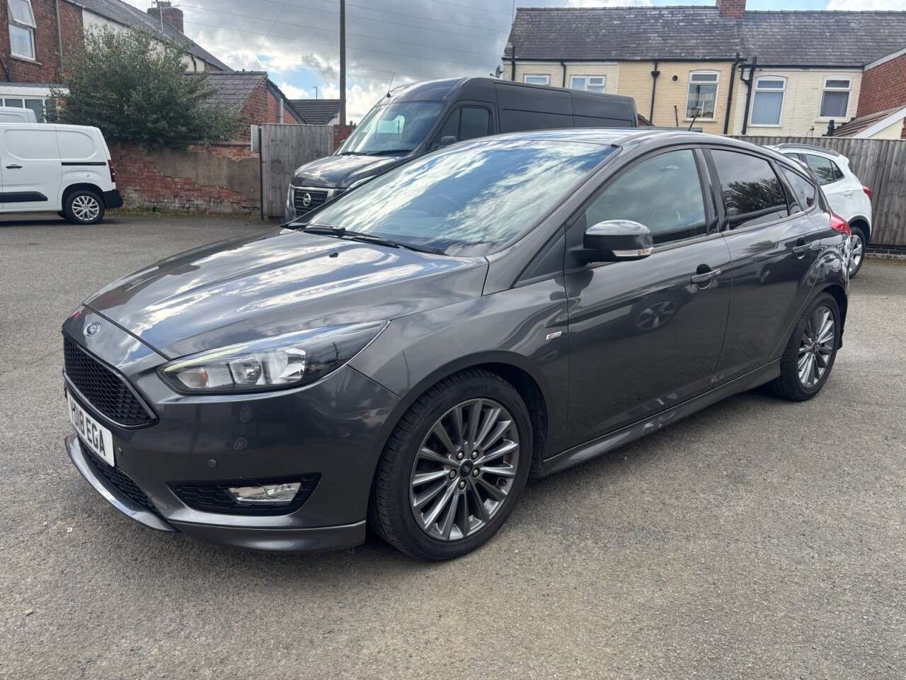 A 2018 FORD FOCUS 1.0T EcoBoost ST-Line Hatchback 5dr Petrol Manual Euro 6 (s/s) (140 ps) A 2018 FORD FOCUS 1.0T EcoBoost ST-Line Hatchback 5dr Petrol Manual Euro 6 (s/s) (140 ps)