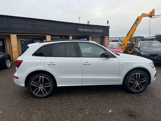 A 2016 AUDI Q5 2.0 TDI S line Plus 4x4 Special Edition PAN ROOF KEYLESS ENTRY AND START A 2016 AUDI Q5 2.0 TDI S line Plus 4x4 Special Edition PAN ROOF KEYLESS ENTRY AND START