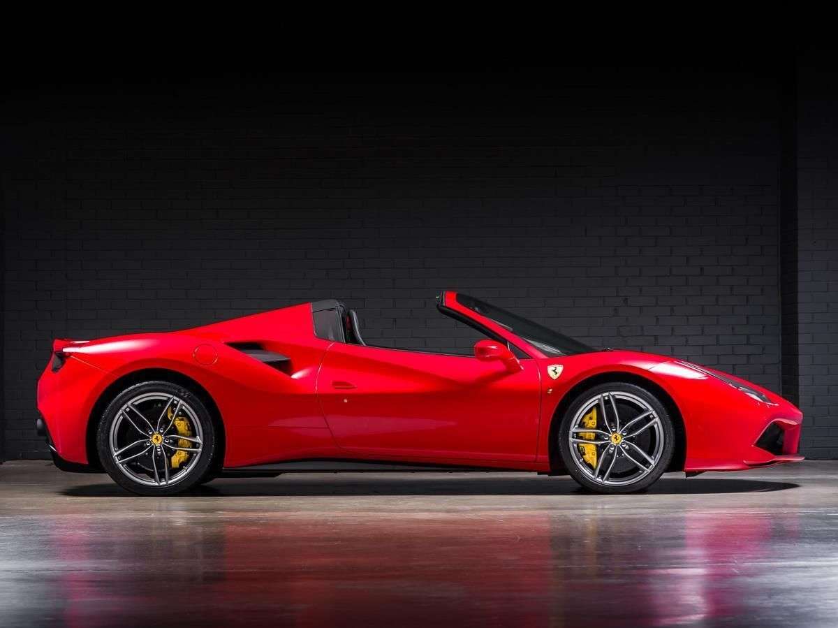 A 2018 FERRARI 488 SPIDER 3.9 2dr A 2018 FERRARI 488 SPIDER 3.9 2dr