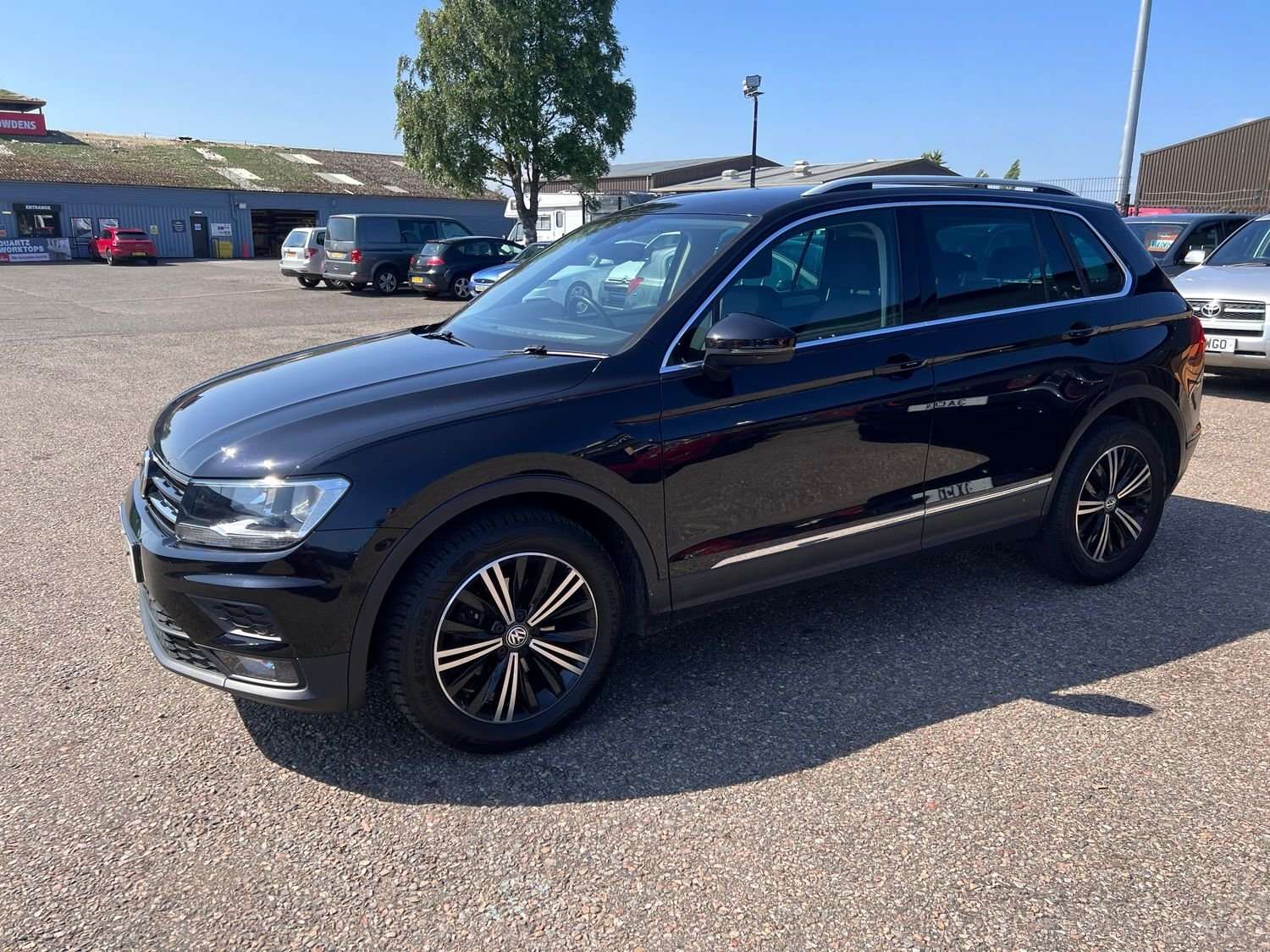2018 VOLKSWAGEN TIGUAN 2018 VOLKSWAGEN TIGUAN