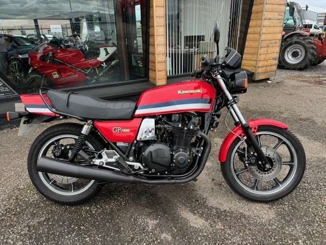 Check out this Kawasaki Gpz1100 Petrol Manual