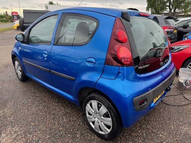 2014 PEUGEOT 107 2014 PEUGEOT 107