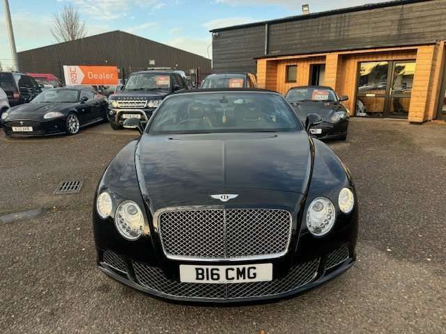 A 2012 BENTLEY CONTINENTAL 6.0 4x4 GTC mulliner spec air scarf massage seats A 2012 BENTLEY CONTINENTAL 6.0 4x4 GTC mulliner spec air scarf massage seats