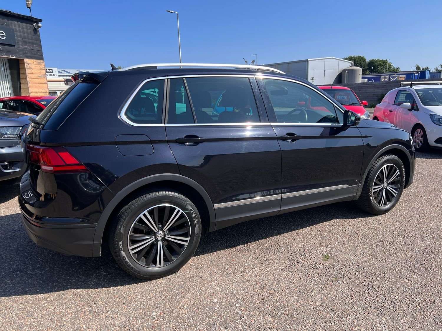 2018 VOLKSWAGEN TIGUAN 2018 VOLKSWAGEN TIGUAN