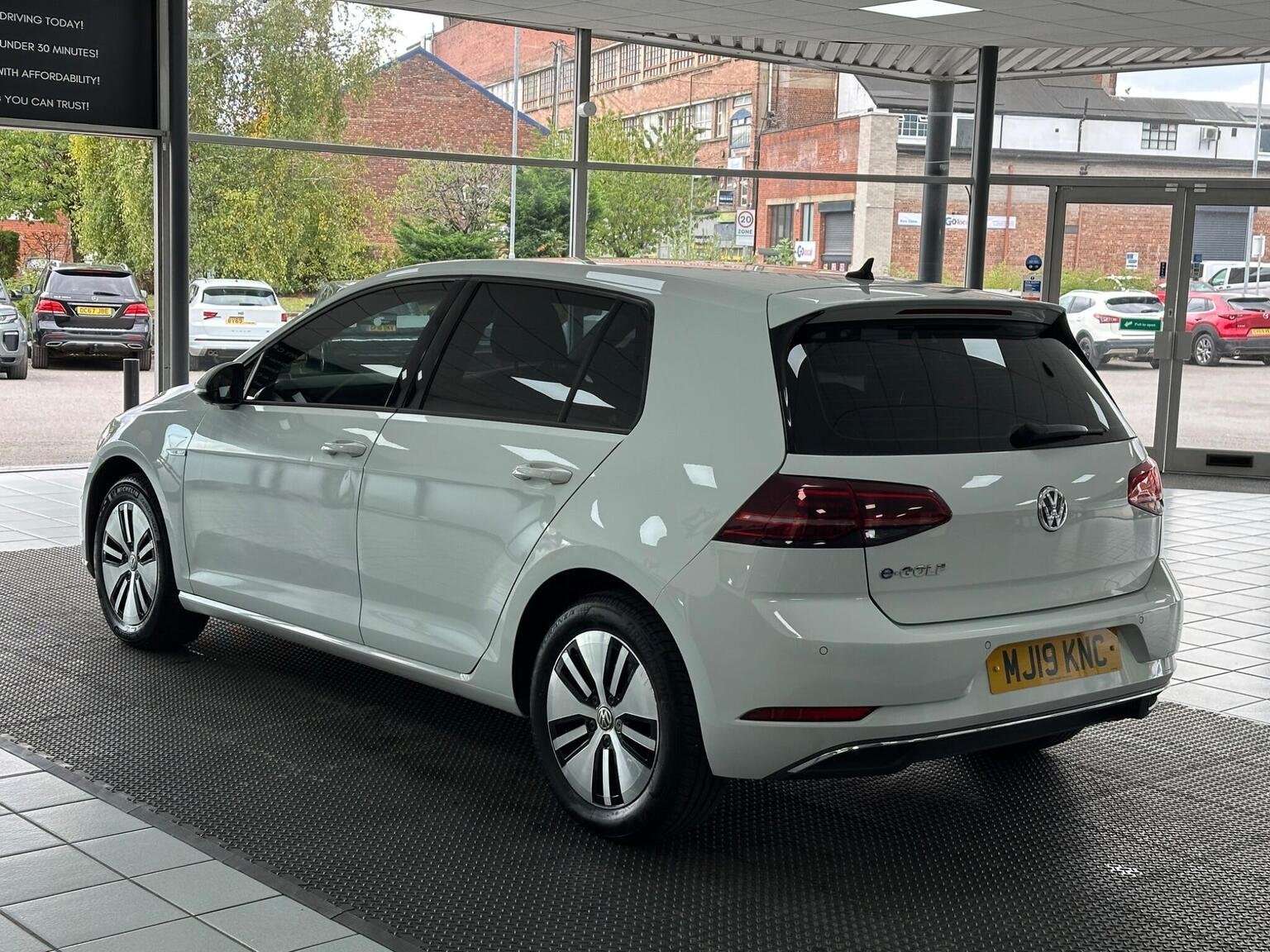 2019 VOLKSWAGEN E-GOLF 2019 VOLKSWAGEN E-GOLF