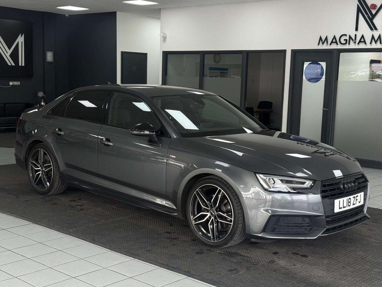 A 2018 AUDI A4 1.4 TFSI Black Edition S Tronic Euro 6 (s/s) 4dr A 2018 AUDI A4 1.4 TFSI Black Edition S Tronic Euro 6 (s/s) 4dr