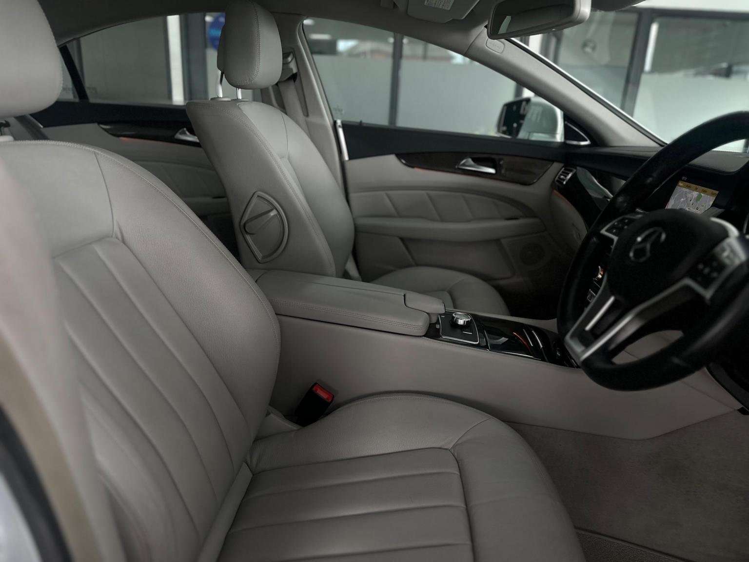 2011 MERCEDES-BENZ CLS 2011 MERCEDES-BENZ CLS