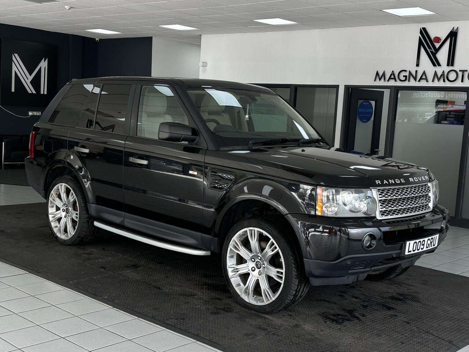 A 2009 LAND ROVER RANGE ROVER SPORT 2.7 TD V6 HSE Station Wagon 5dr A 2009 LAND ROVER RANGE ROVER SPORT 2.7 TD V6 HSE Station Wagon 5dr